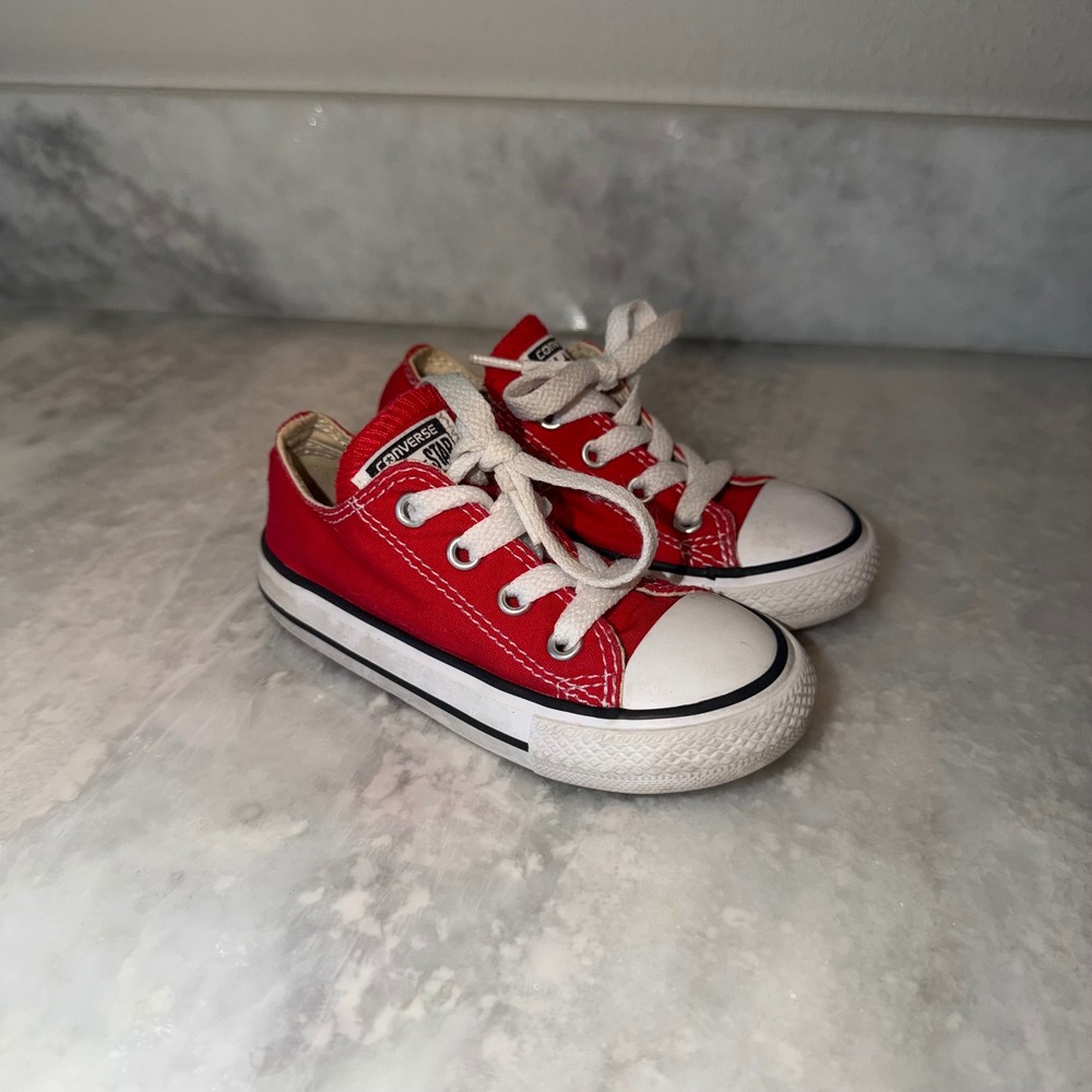 Converse Chuck Taylor All Star Low Top Red Canvas Kids Sneakers 7J236 Size 7